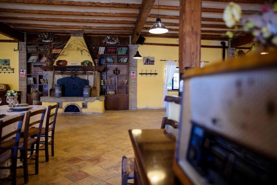 Agriturismo La Melazza Rom Exteriör bild